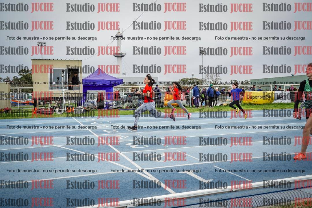 Fotos de los 50 m llanos de mujeres - U12