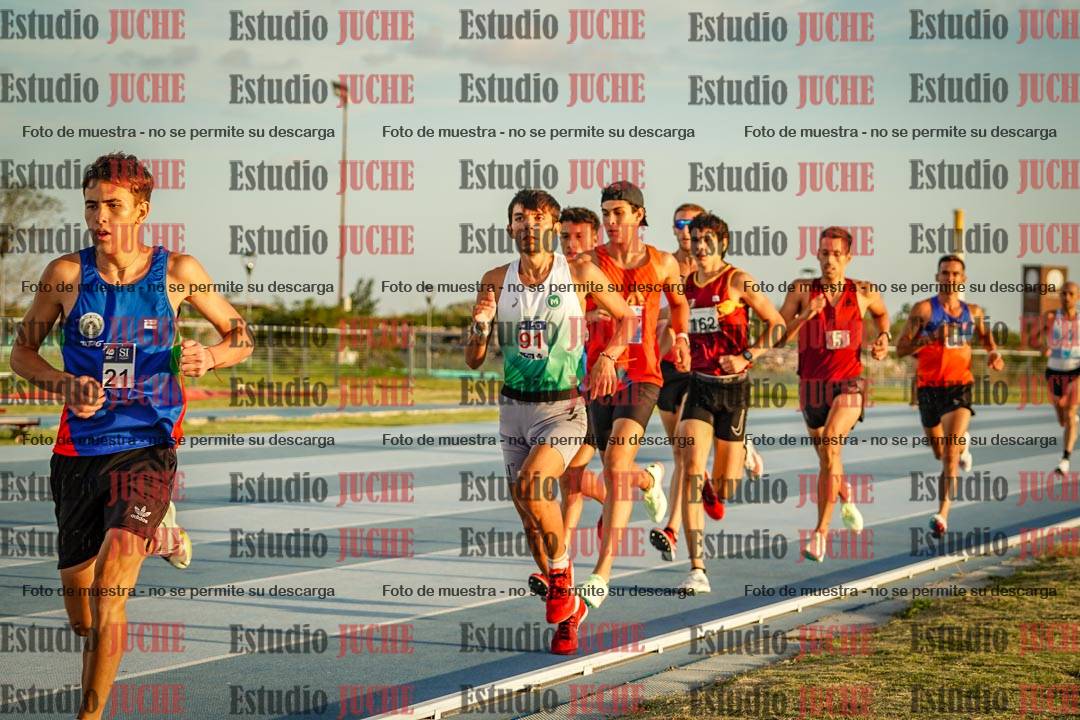 Fotos de los 3000 m llanos de varones