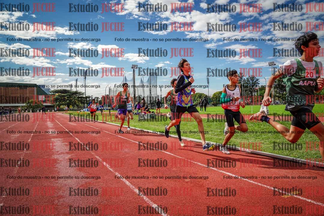 Fotos de los 600 m llanos de varones