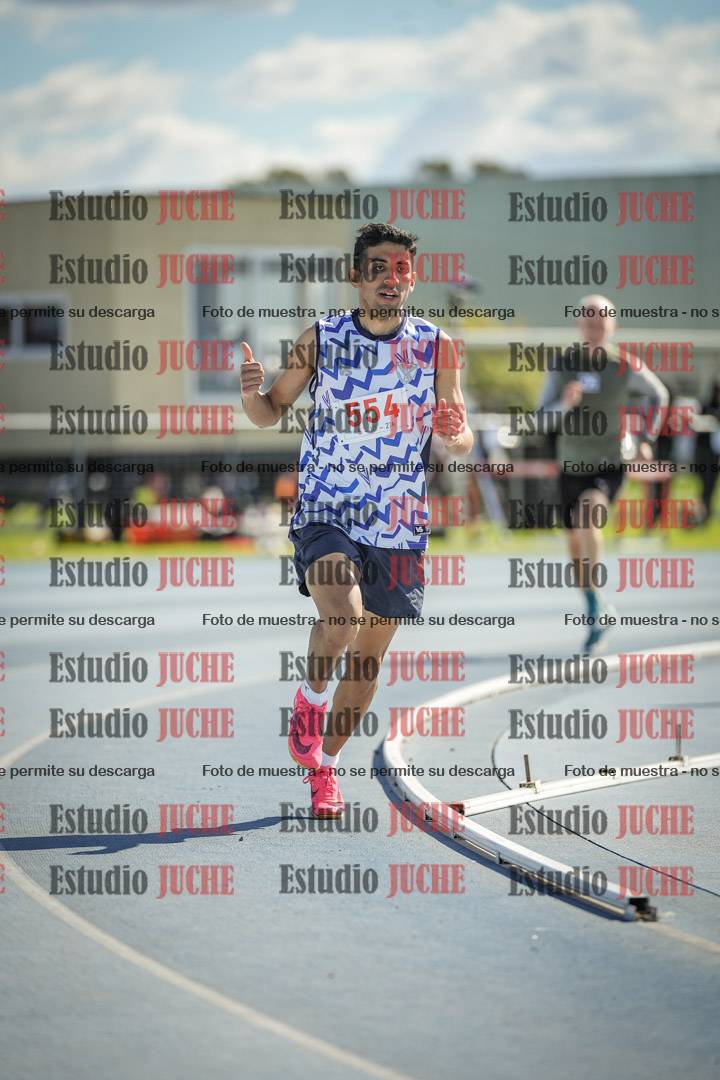 Fotos de los 800 m llanos de varones