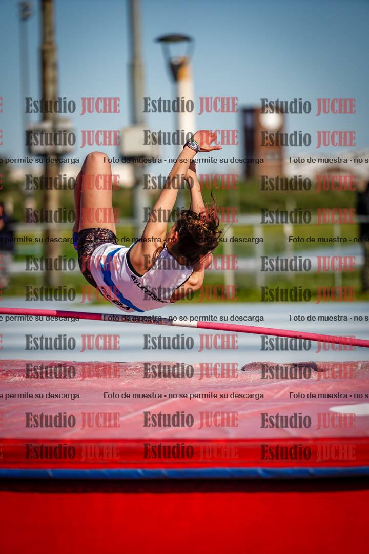 Fotos del salto en alto de mujeres y varones - U15