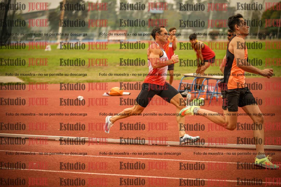 Fotos de los 800 m llanos de varones