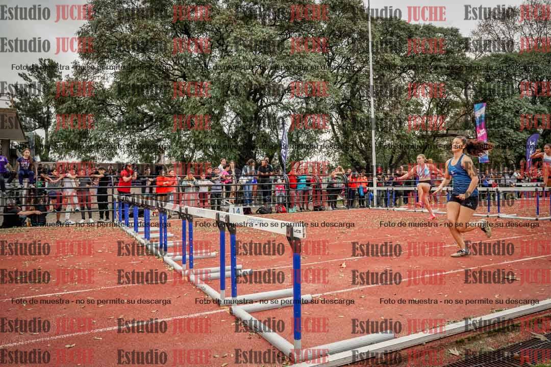 Fotos de los 100 m con vallas de mujeres - heptatlón 1