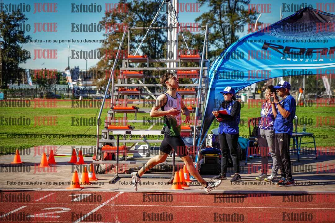 Fotos de los 800 m llanos de varones
