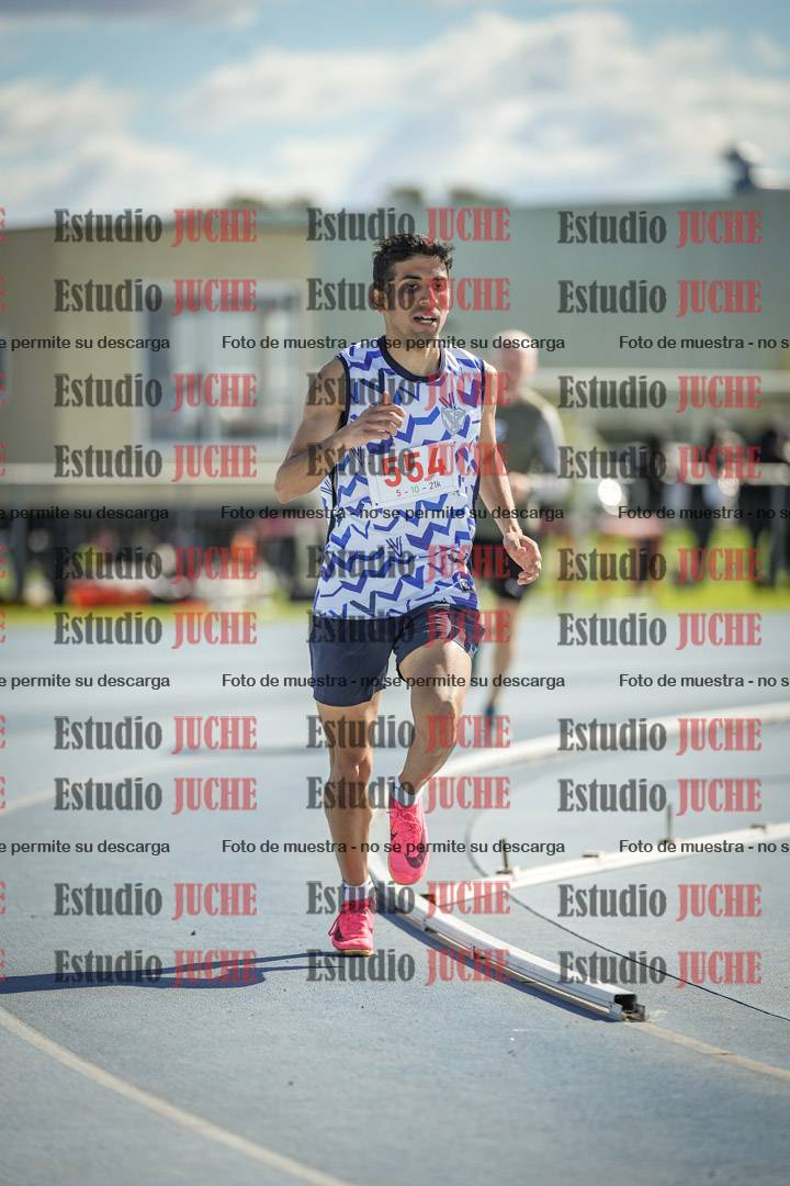 Fotos de los 800 m llanos de varones