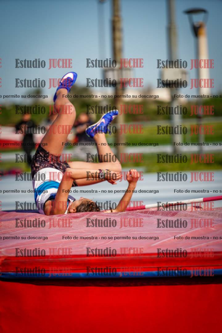 Fotos del salto en alto de mujeres y varones - U15