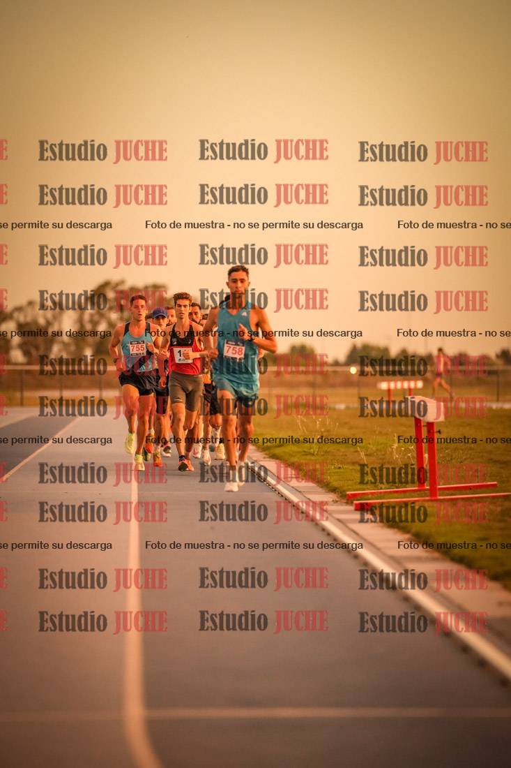 Fotos de los 3000 m llanos de varones