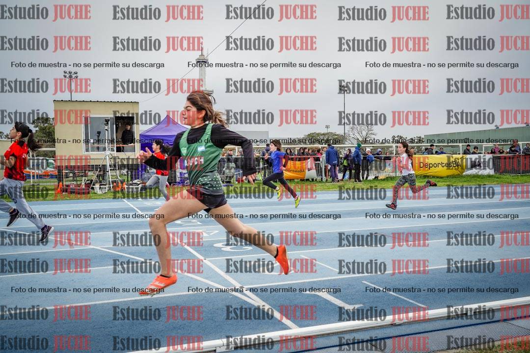 Fotos de los 50 m llanos de mujeres - U12