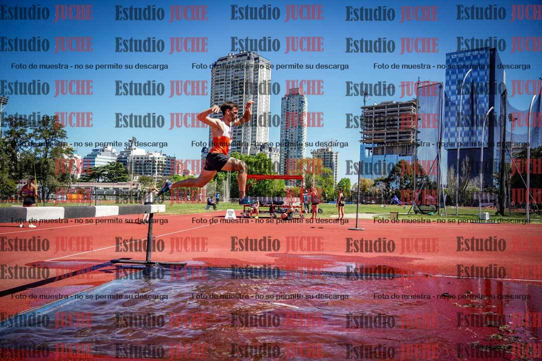 Fotos de los 3000 m con obstáculos de varones