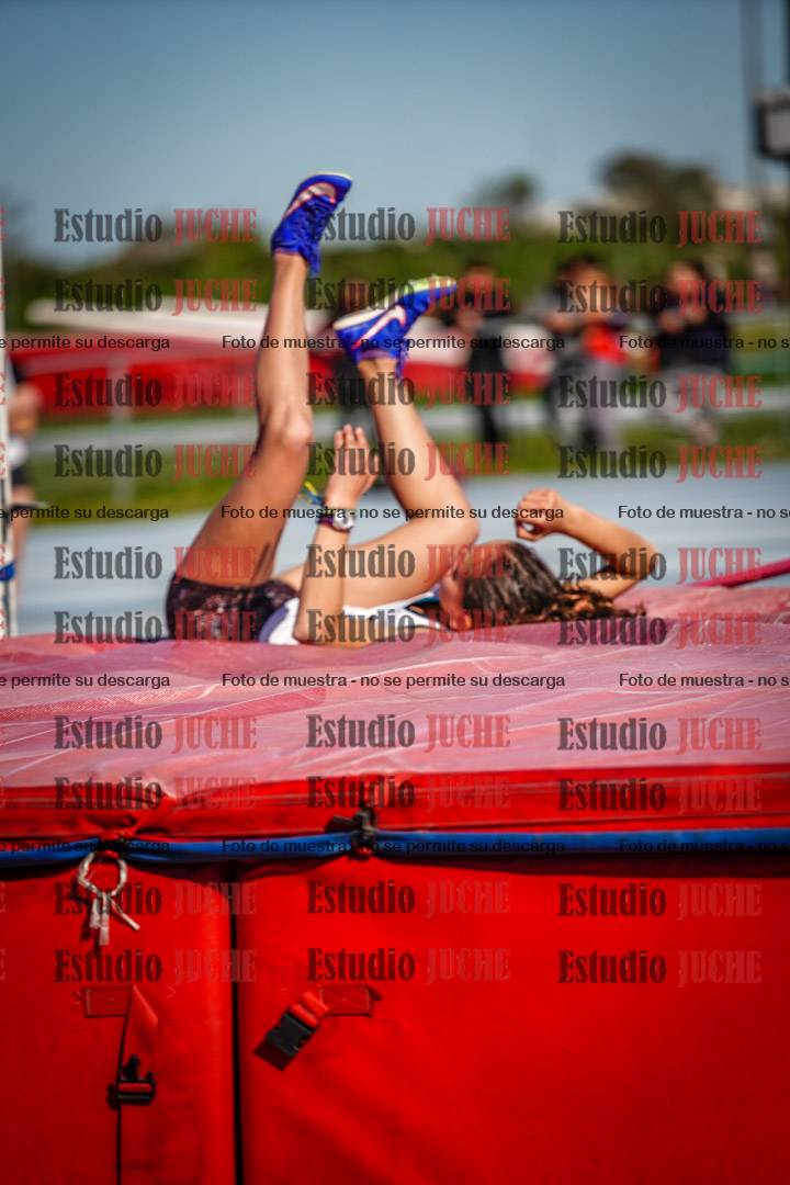 Fotos del salto en alto de mujeres y varones - U15