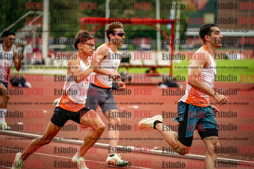Fotos de los 800 m llanos de varones