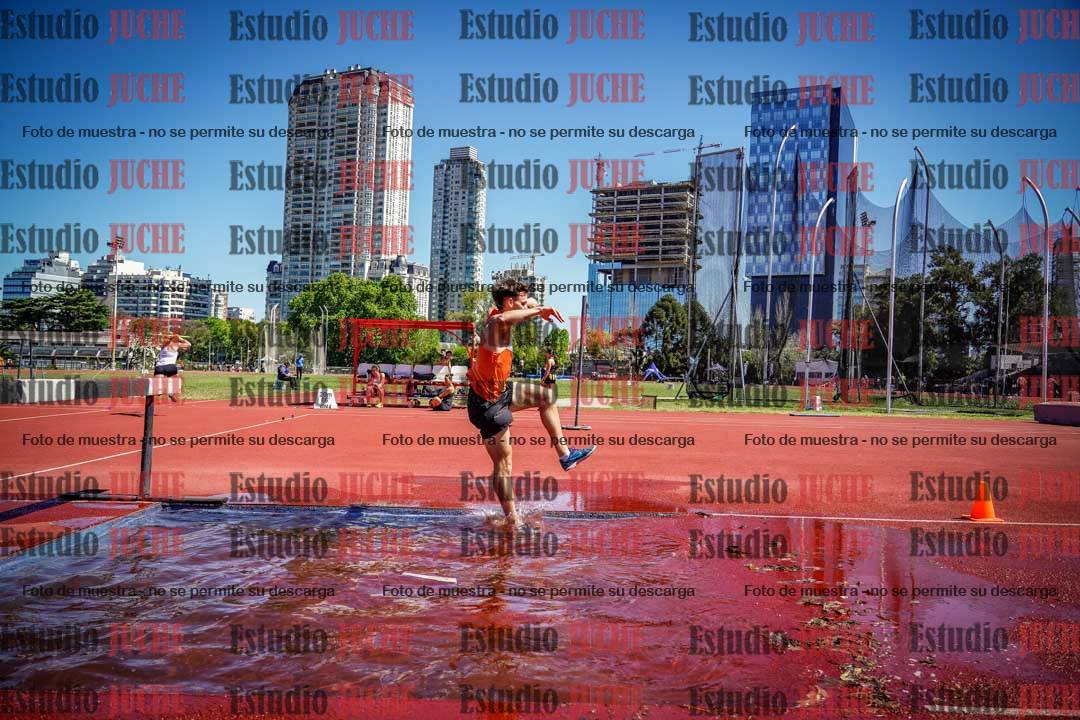 Fotos de los 3000 m con obstáculos de varones