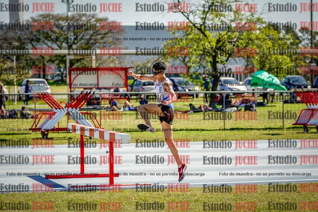 Fotos de los 2000 m con obstáculos de varones