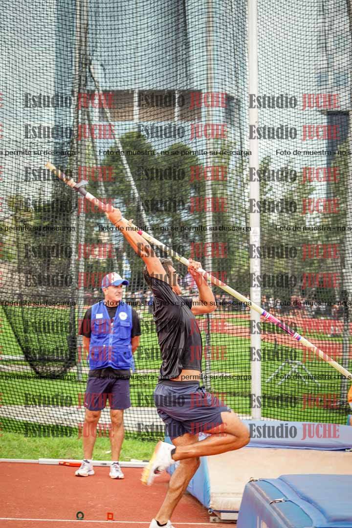 Fotos del salto con garrocha de varones - decatlón 8