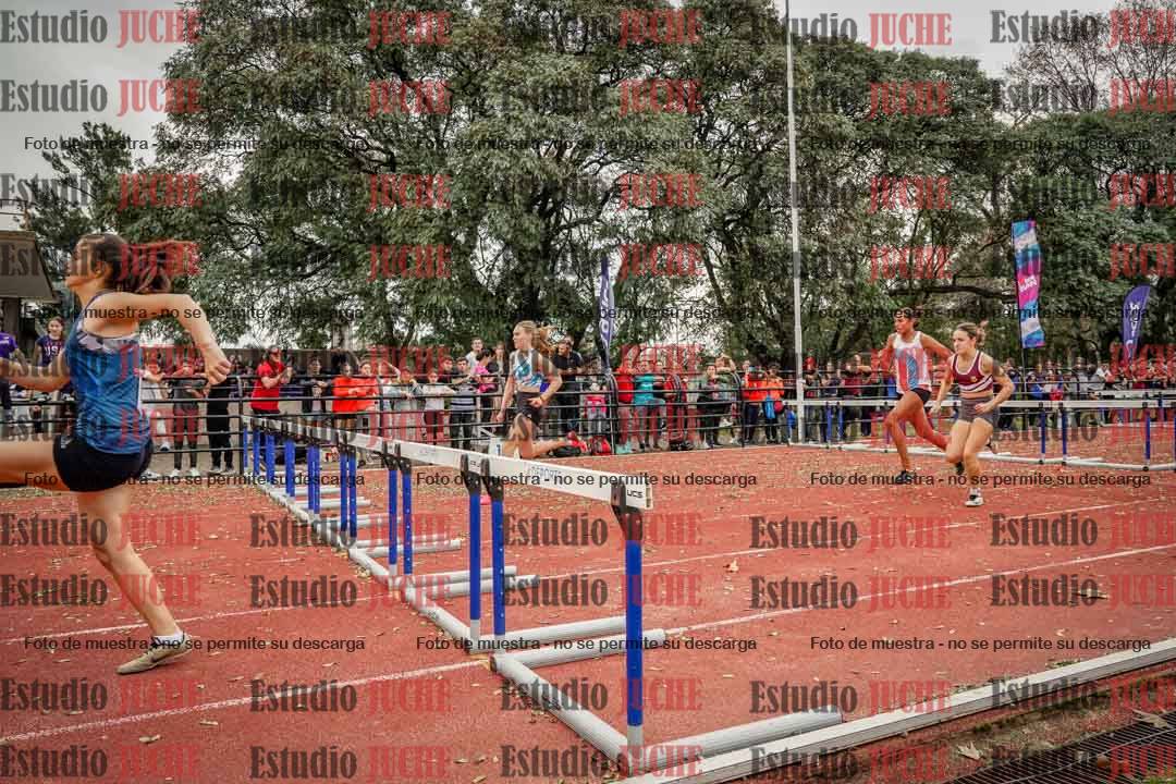 Fotos de los 100 m con vallas de mujeres - heptatlón 1