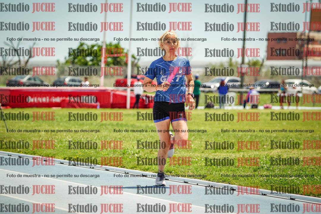 Fotos durante el transcurso de los relevos 20' para running teams - serie 1