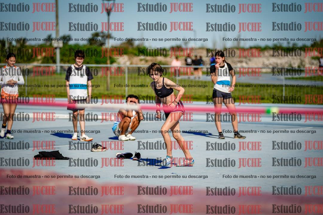Fotos del salto en alto de mujeres y varones - U15