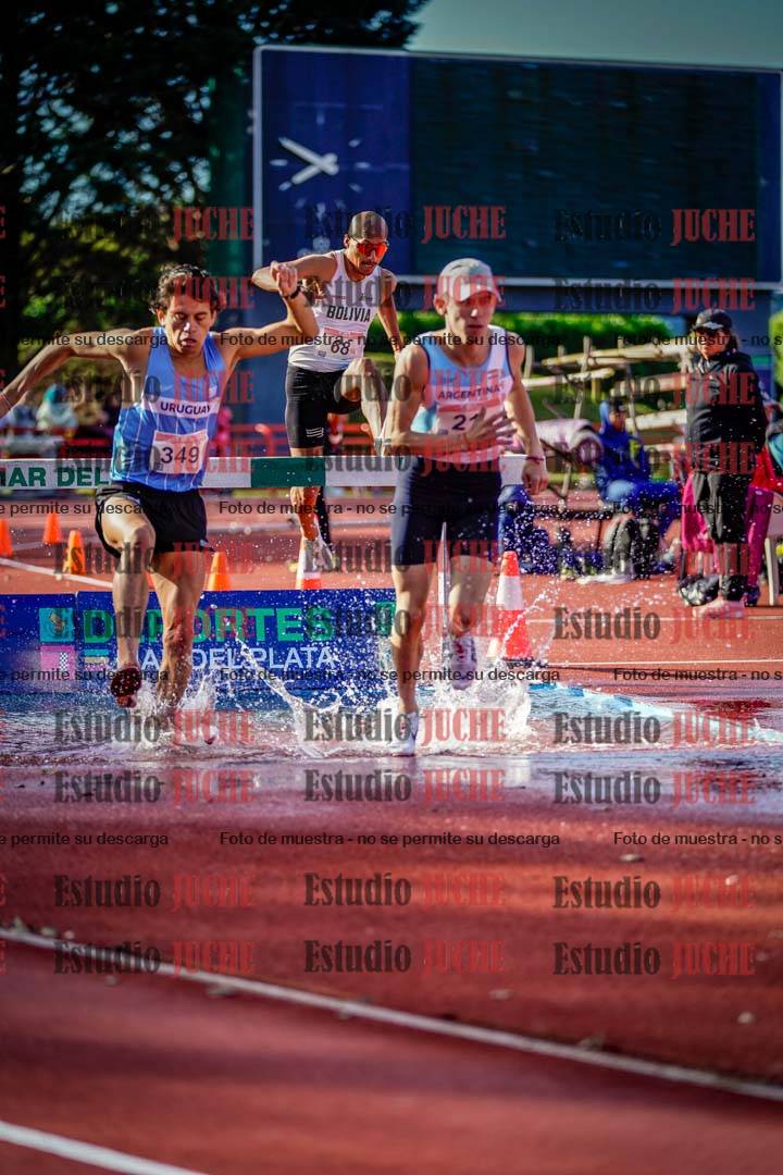 Fotos de los 3000 m con obstáculos de varones