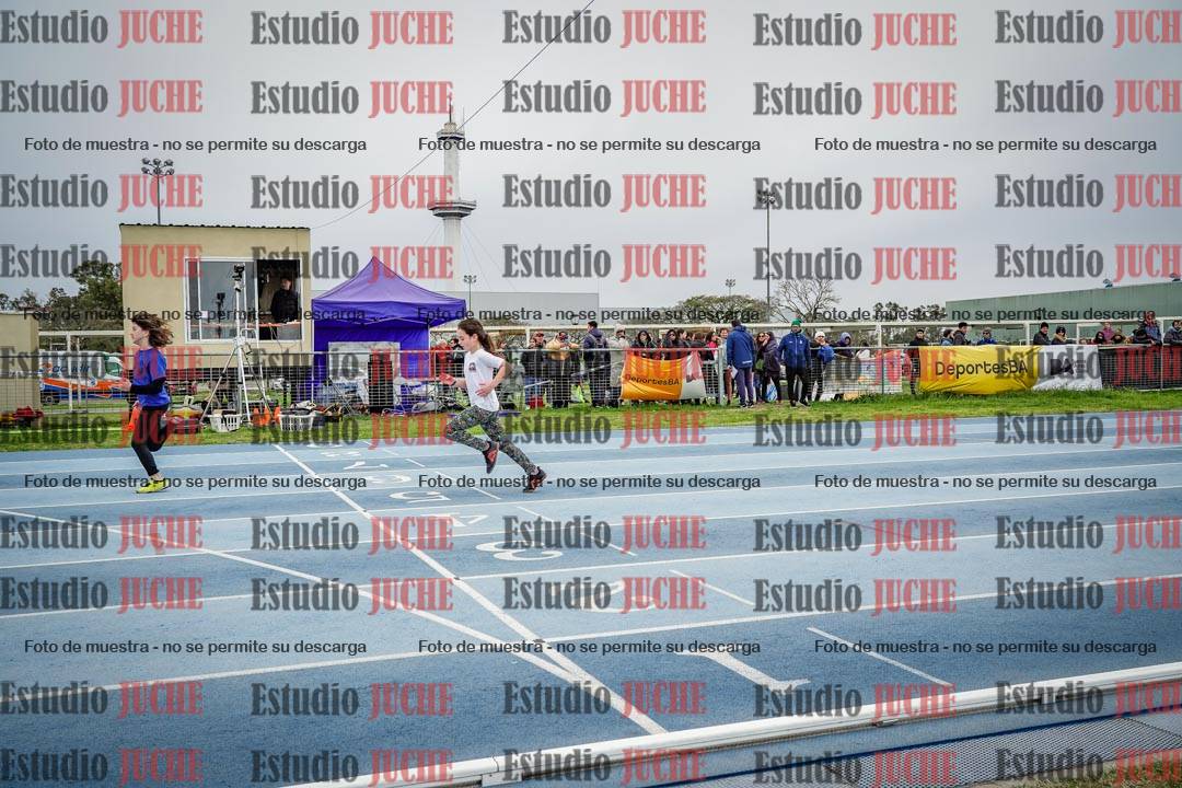 Fotos de los 50 m llanos de mujeres - U12