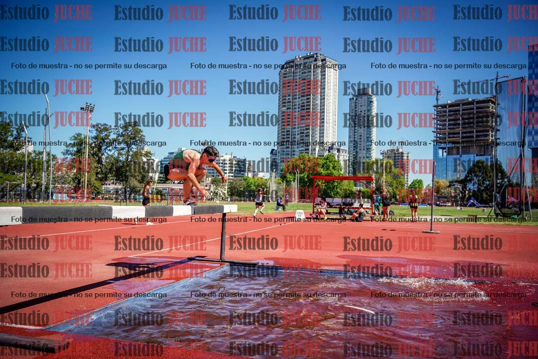 Fotos de los 3000 m con obstáculos de varones