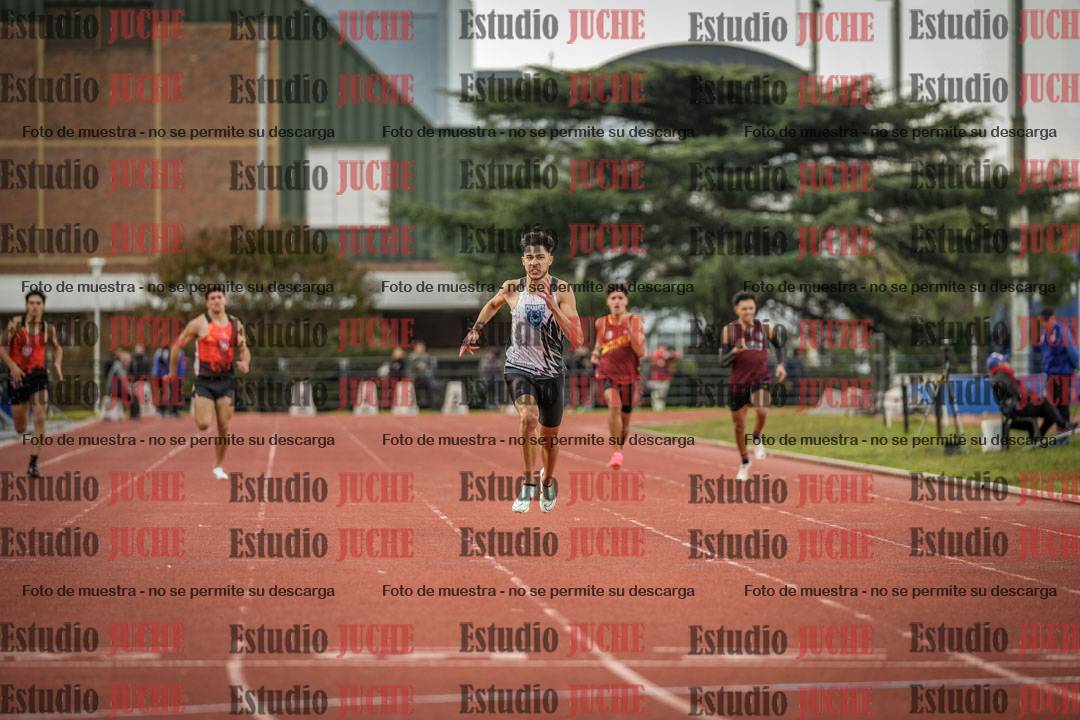 Fotos de los 400 m llanos de varones