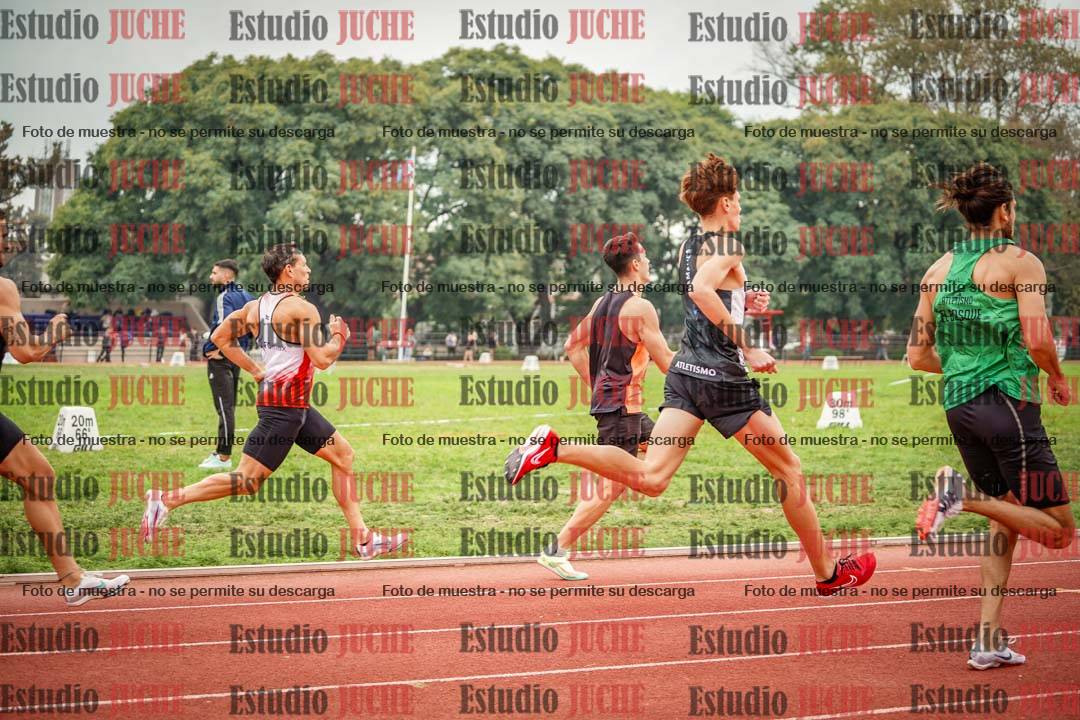 Fotos de los 800 m llanos de varones