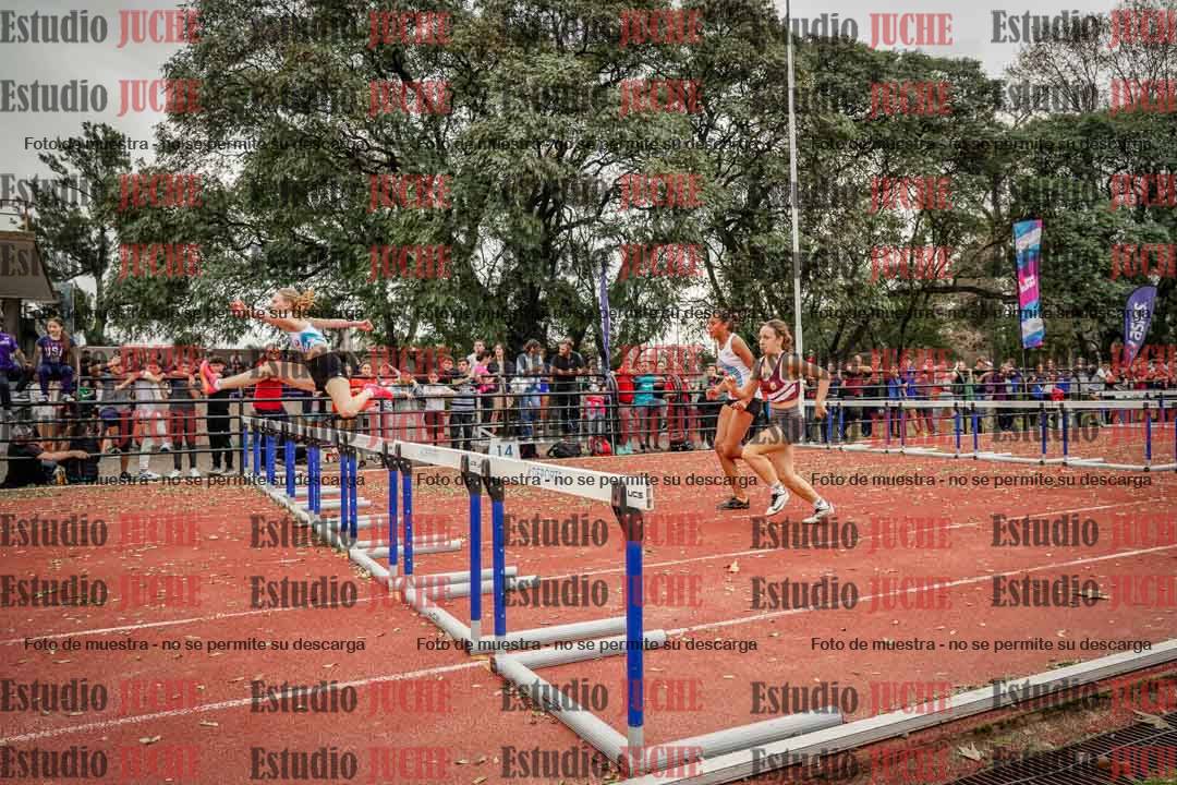 Fotos de los 100 m con vallas de mujeres - heptatlón 1