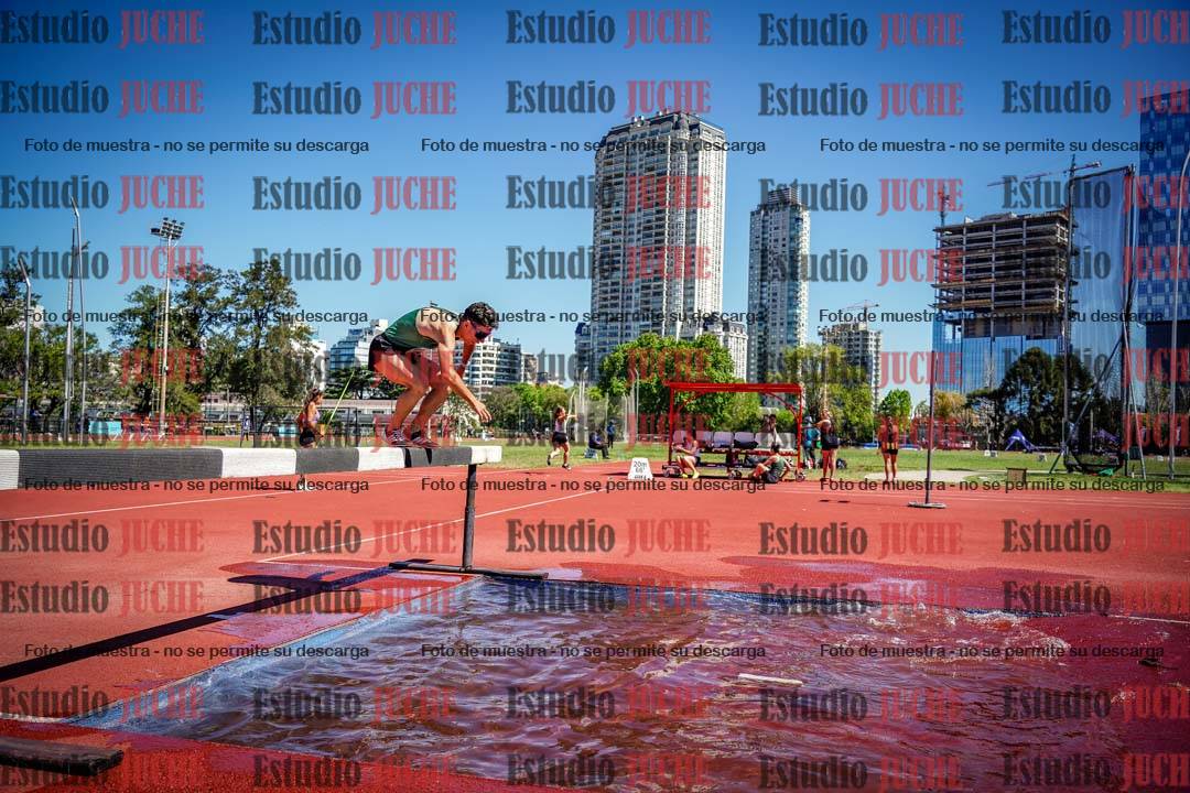Fotos de los 3000 m con obstáculos de varones