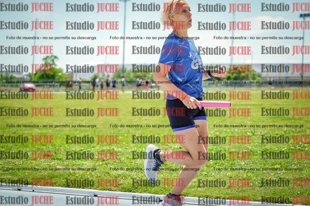 Fotos durante el transcurso de los relevos 20' para running teams - serie 1