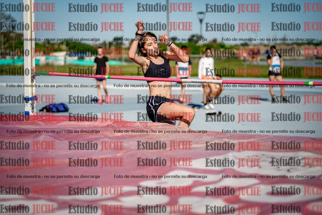 Fotos del salto en alto de mujeres y varones - U15