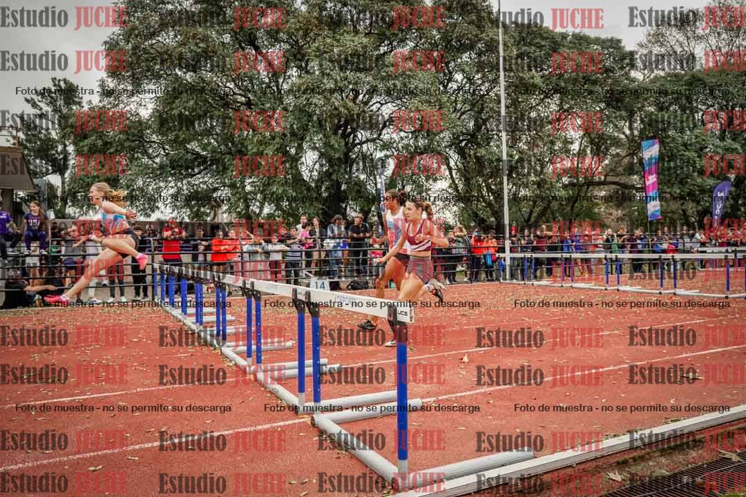 Fotos de los 100 m con vallas de mujeres - heptatlón 1