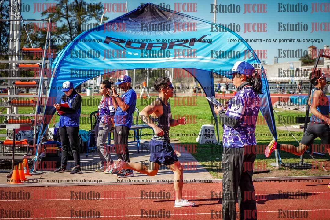 Fotos de los 800 m llanos de varones