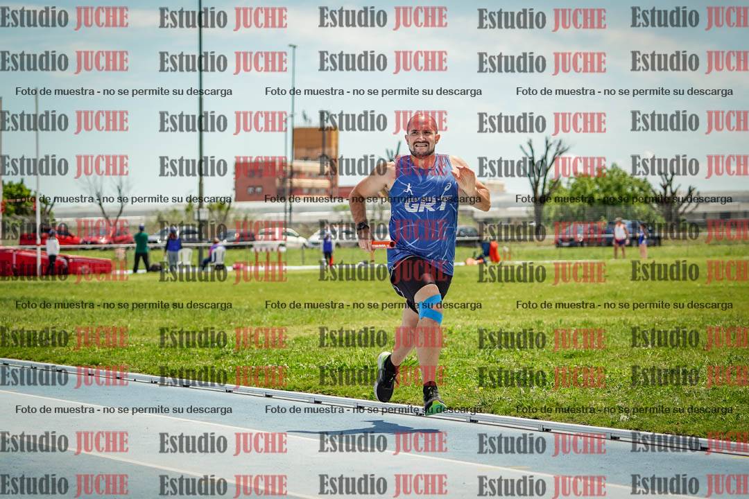 Fotos durante el transcurso de los relevos 20' para running teams - serie 1