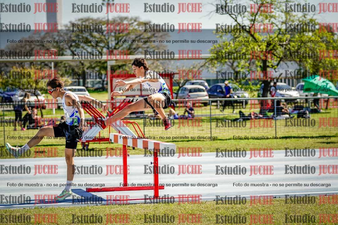 Fotos de los 2000 m con obstáculos de varones