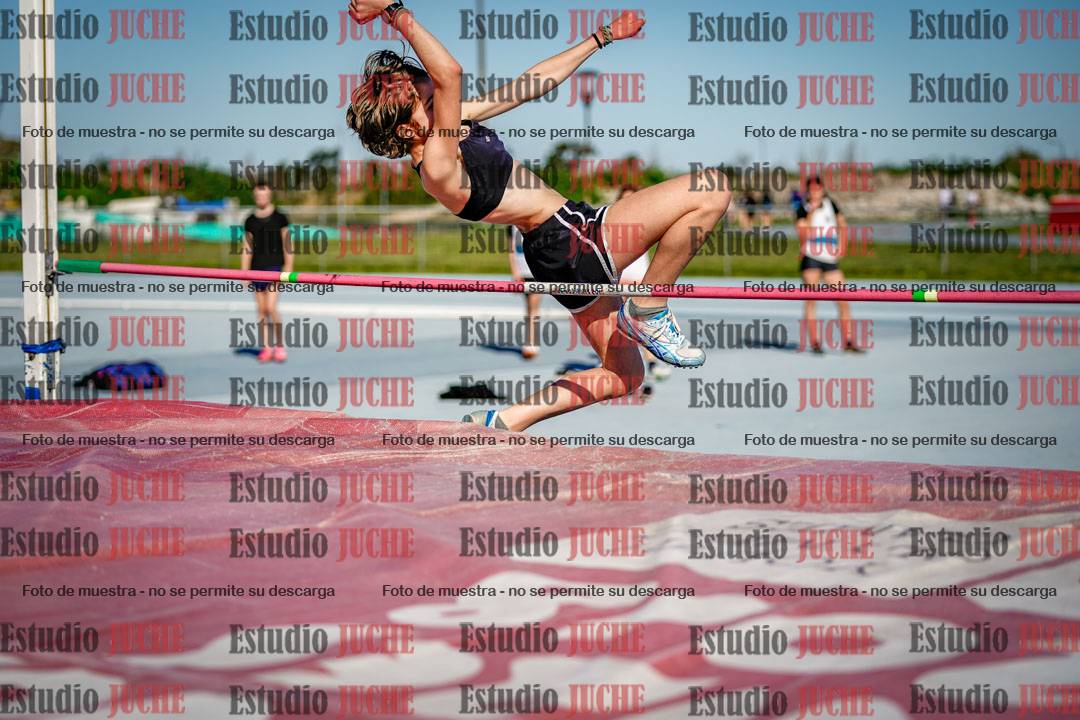 Fotos del salto en alto de mujeres y varones - U15