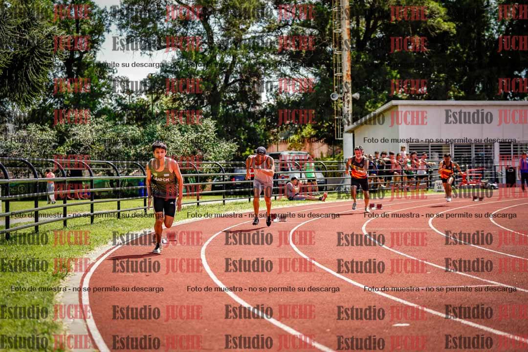 Fotos de los 400 m llanos de varones