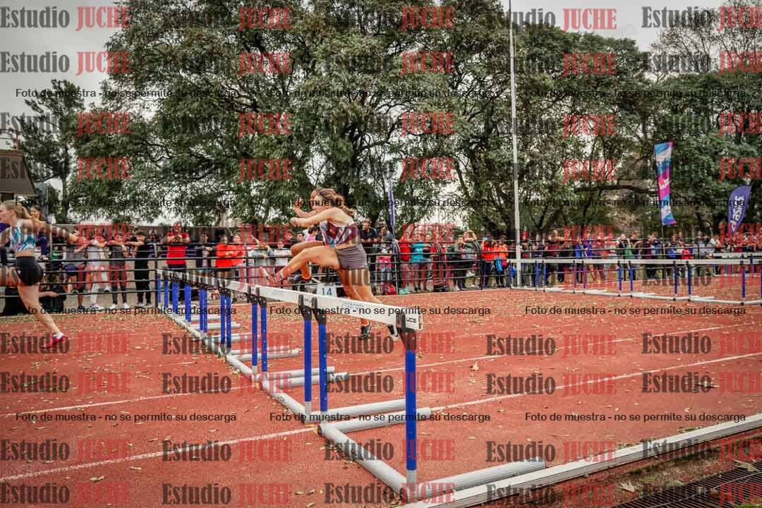 Fotos de los 100 m con vallas de mujeres - heptatlón 1
