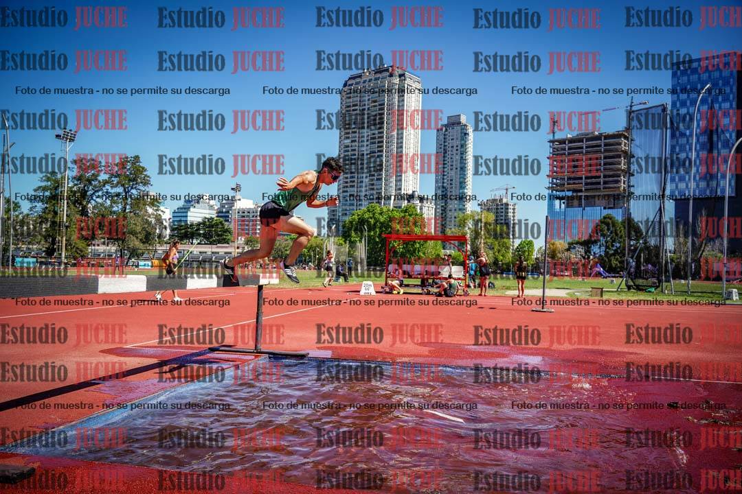 Fotos de los 3000 m con obstáculos de varones