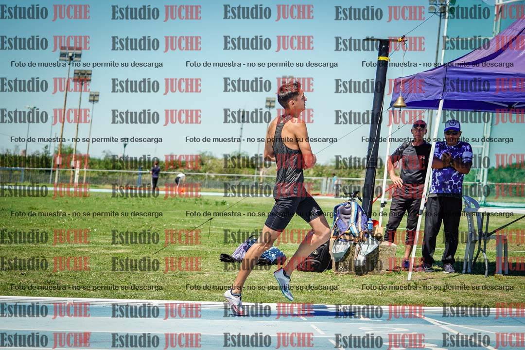 Fotos de los 800 m llanos de varones