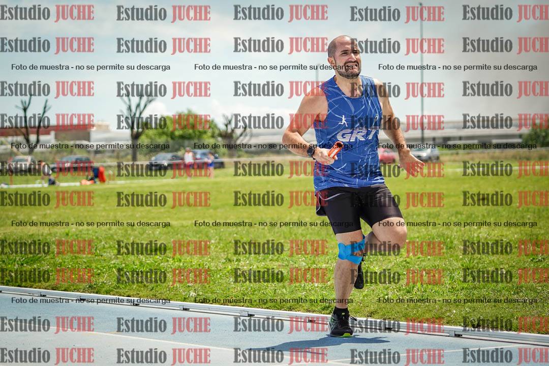 Fotos durante el transcurso de los relevos 20' para running teams - serie 1