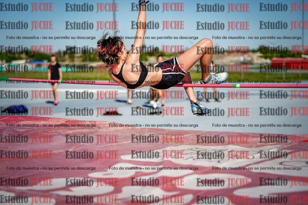 Fotos del salto en alto de mujeres y varones - U15