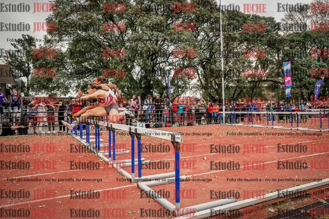 Fotos de los 100 m con vallas de mujeres - heptatlón 1