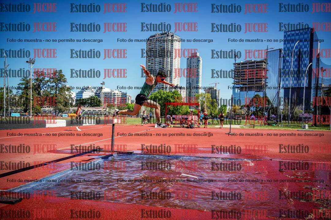 Fotos de los 3000 m con obstáculos de varones