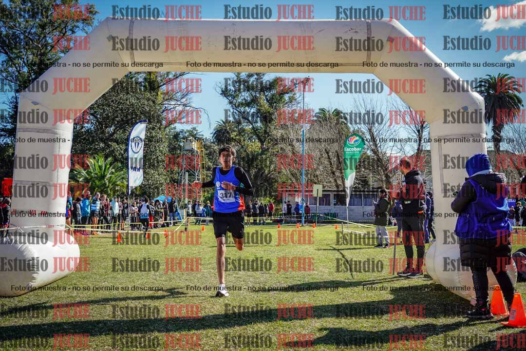 Fotos de la llegada del cross de 2000 m