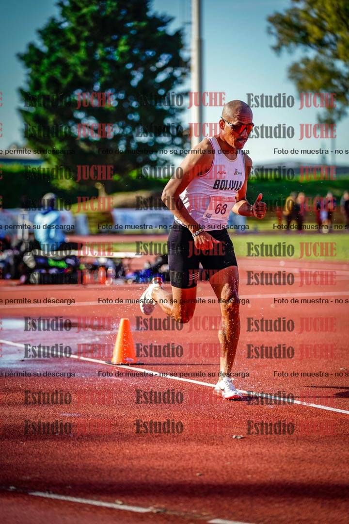 Fotos de los 3000 m con obstáculos de varones