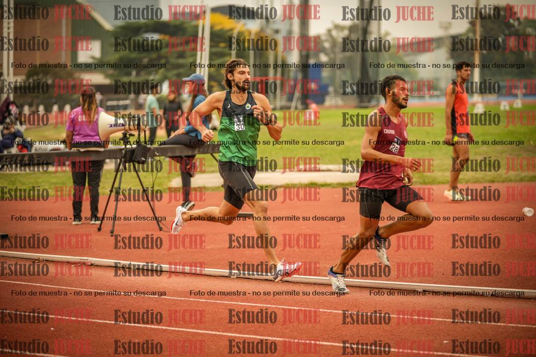 Fotos de los 800 m llanos de varones