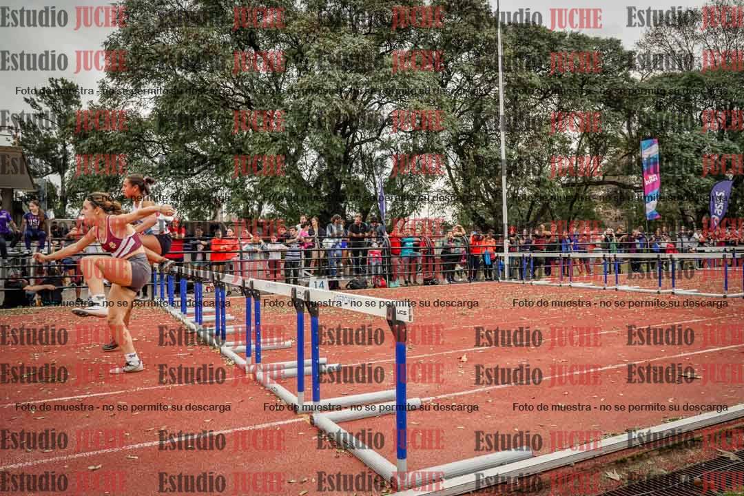 Fotos de los 100 m con vallas de mujeres - heptatlón 1