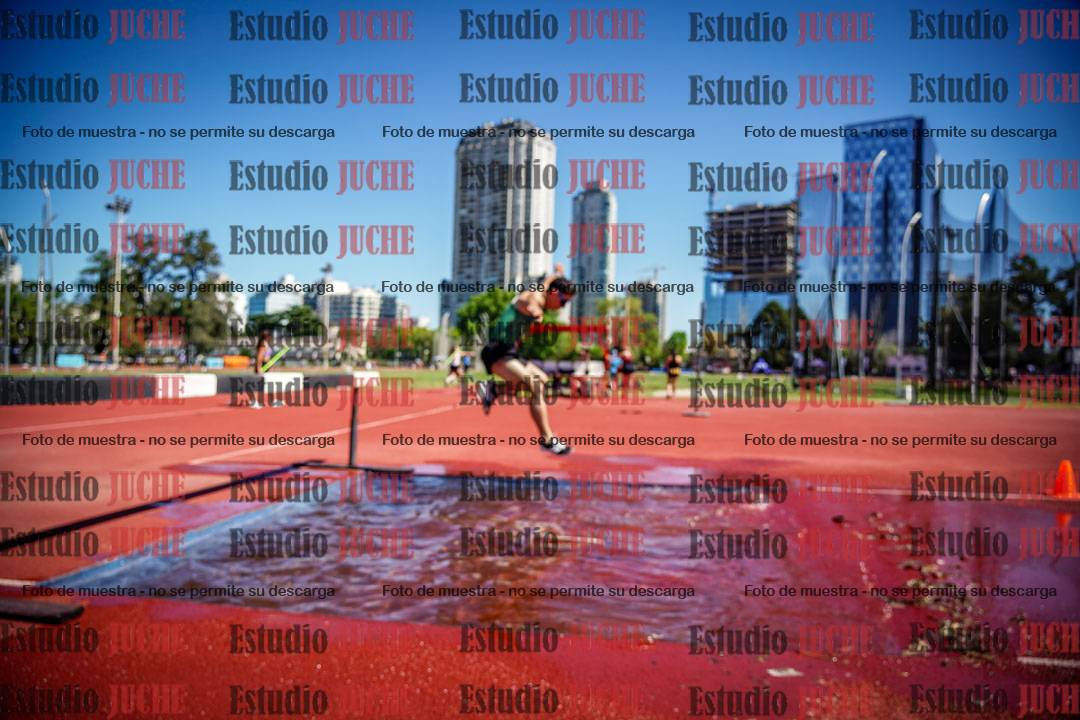 Fotos de los 3000 m con obstáculos de varones