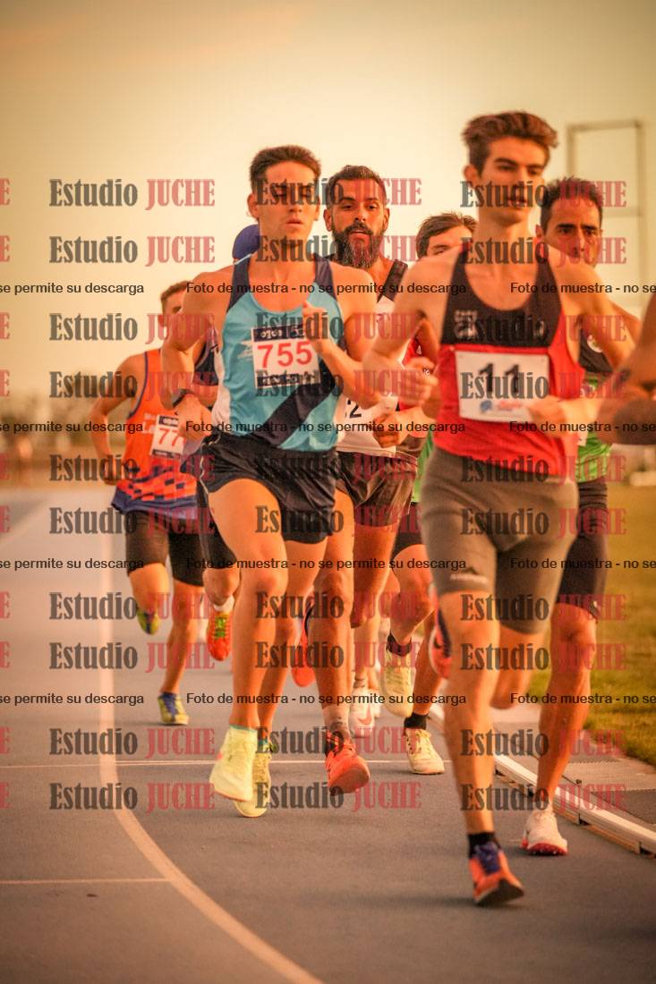 Fotos de los 3000 m llanos de varones