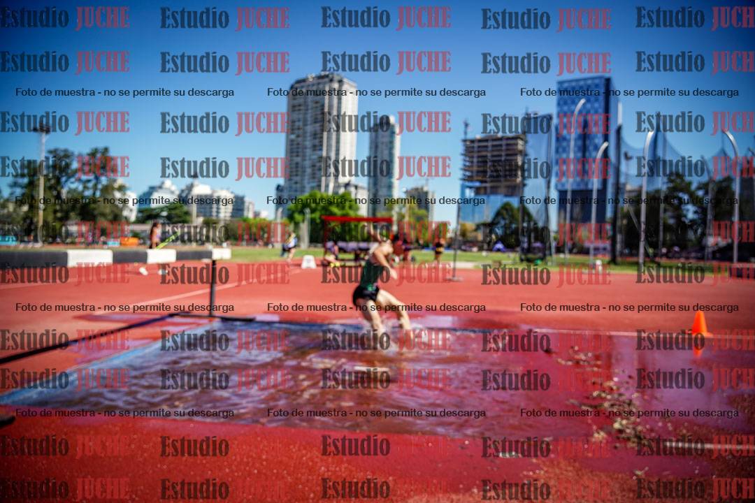 Fotos de los 3000 m con obstáculos de varones